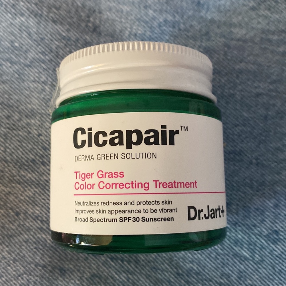CICAPAIR™ TIGER GRASS
COLOR CORRECTING
TREATMENT SPF30